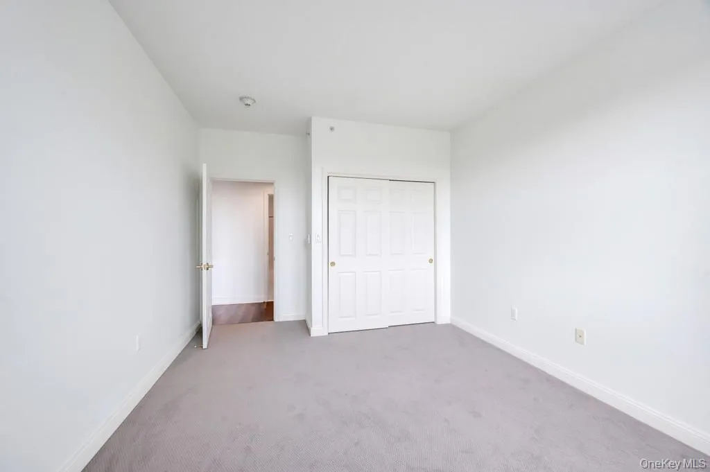 300 Overlook, North Hempstead, NY, 2 Bedrooms Bedrooms, 6 Rooms Rooms,2 BathroomsBathrooms,Residential Lease,For Rent,Overlook,0,988010 300 Overlook, North Hempstead, NY, 2 Bedrooms Bedrooms, 6 Rooms Rooms,2 BathroomsBathrooms,Residential Lease,For Rent,Overlook,0,988010