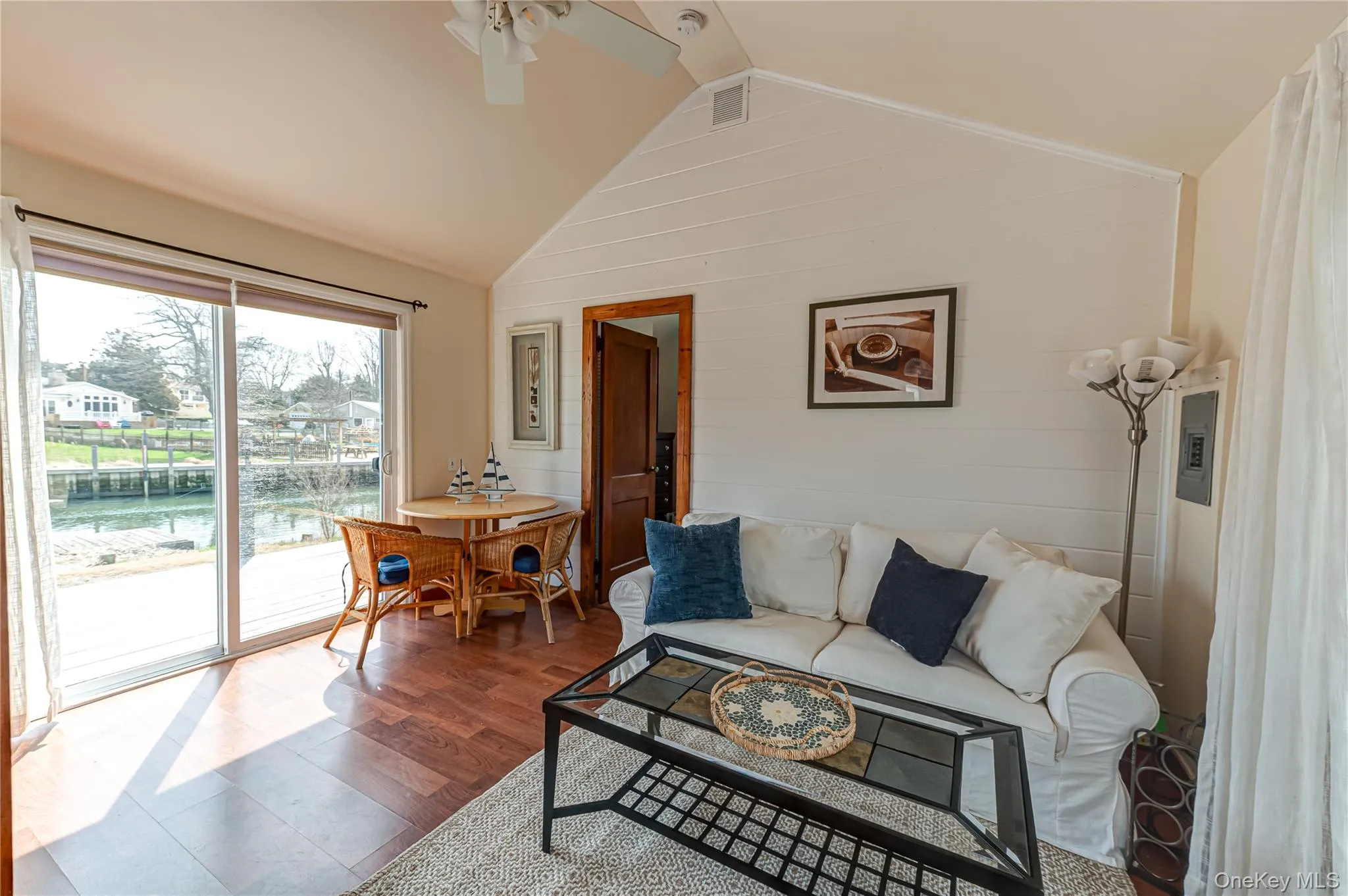 18 Shinnecock Road, Southampton, NY, 1 Bedroom Bedrooms, 3 Rooms Rooms,1 BathroomBathrooms,Residential Lease,For Rent,Shinnecock,0,988016 18 Shinnecock Road, Southampton, NY, 1 Bedroom Bedrooms, 3 Rooms Rooms,1 BathroomBathrooms,Residential Lease,For Rent,Shinnecock,0,988016
