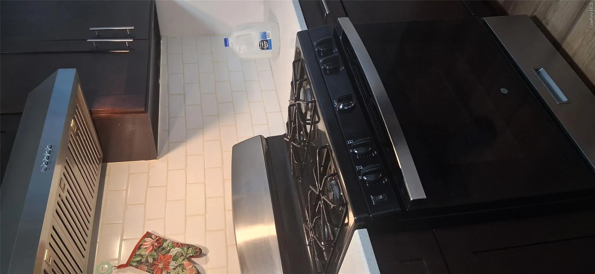 11450 Sutphin Boulevard, New York, NY, 2 Bedrooms Bedrooms, 4 Rooms Rooms,1 BathroomBathrooms,Residential Lease,For Rent,Sutphin,0,988019 11450 Sutphin Boulevard, New York, NY, 2 Bedrooms Bedrooms, 4 Rooms Rooms,1 BathroomBathrooms,Residential Lease,For Rent,Sutphin,0,988019