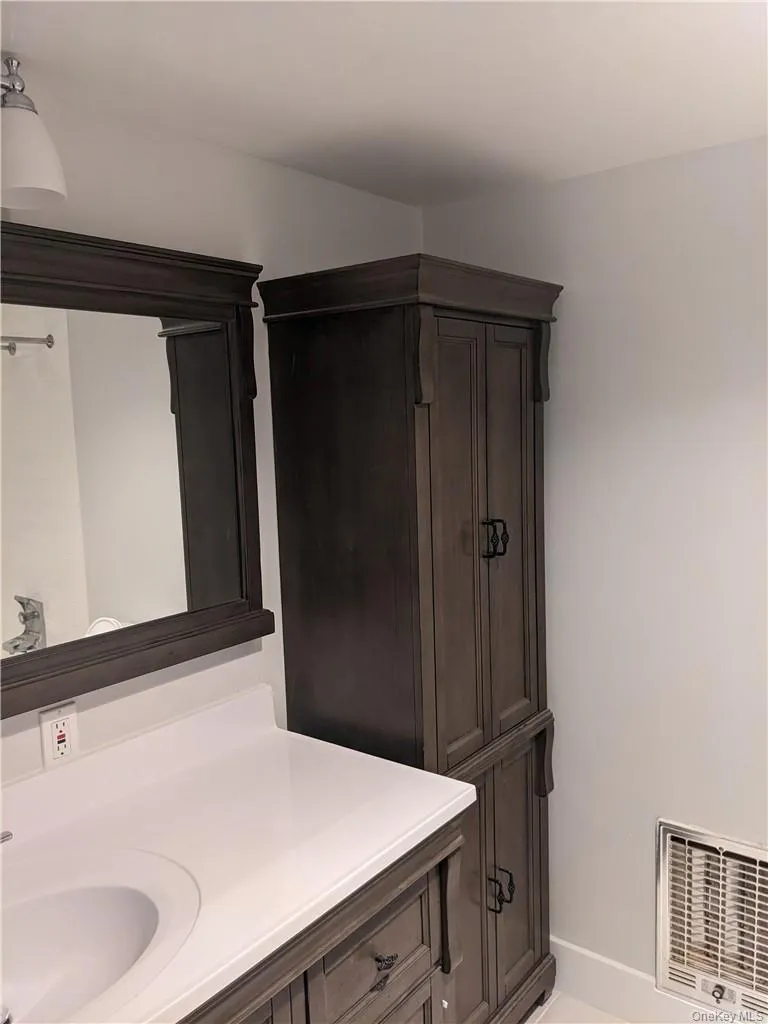 10 Wild Oaks Road, Lewisboro, NY, 1 Bedroom Bedrooms, 3 Rooms Rooms,1 BathroomBathrooms,Residential Lease,For Rent,Wild Oaks,0,988029 10 Wild Oaks Road, Lewisboro, NY, 1 Bedroom Bedrooms, 3 Rooms Rooms,1 BathroomBathrooms,Residential Lease,For Rent,Wild Oaks,0,988029