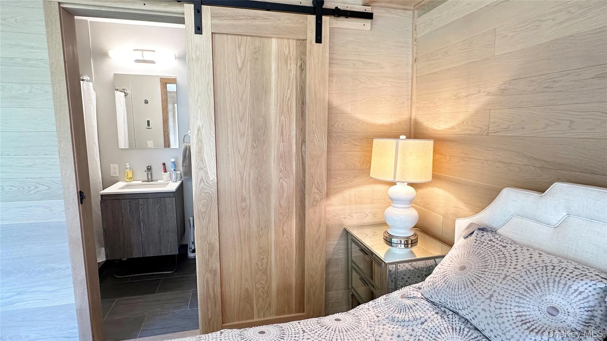 Master bedroom with Ensuite Bath and laundry. Master bedroom with Ensuite Bath and laundry.