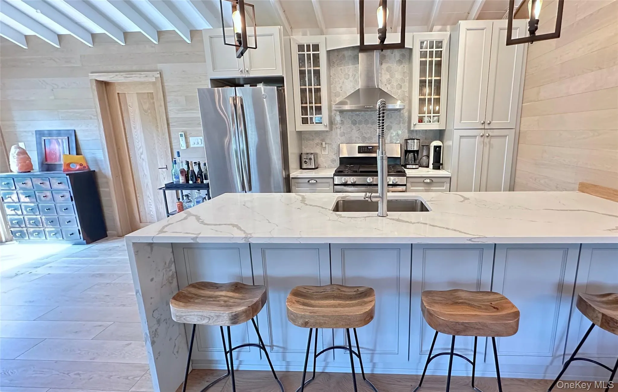 Kitchen with Kitchen Peninsula Kitchen with Kitchen Peninsula