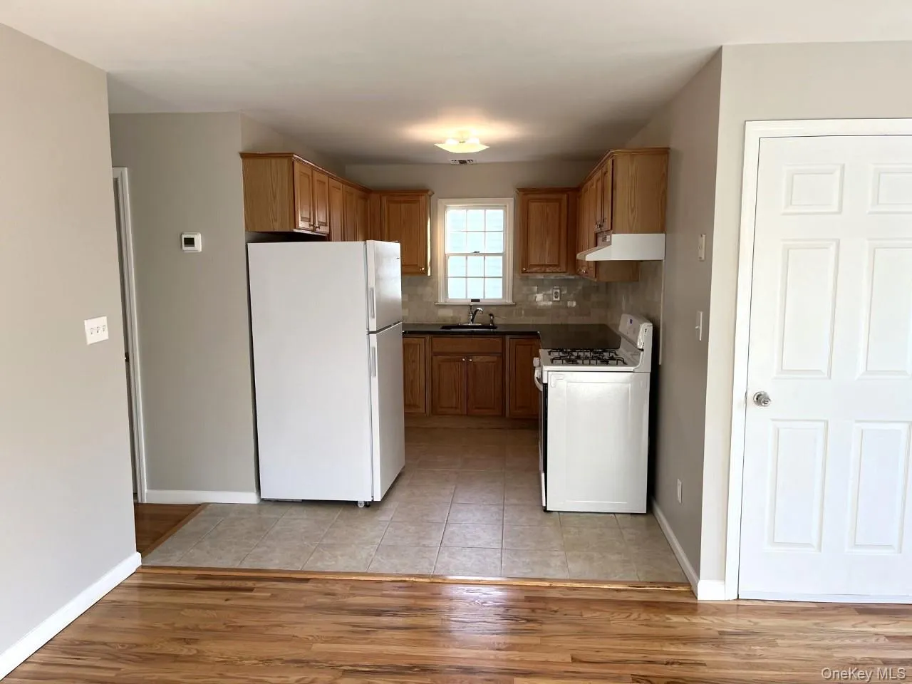 56 Linwood Road, North Hempstead, NY, 2 Bedrooms Bedrooms, 5 Rooms Rooms,2 BathroomsBathrooms,Residential Lease,For Rent,Linwood,0,988063 56 Linwood Road, North Hempstead, NY, 2 Bedrooms Bedrooms, 5 Rooms Rooms,2 BathroomsBathrooms,Residential Lease,For Rent,Linwood,0,988063
