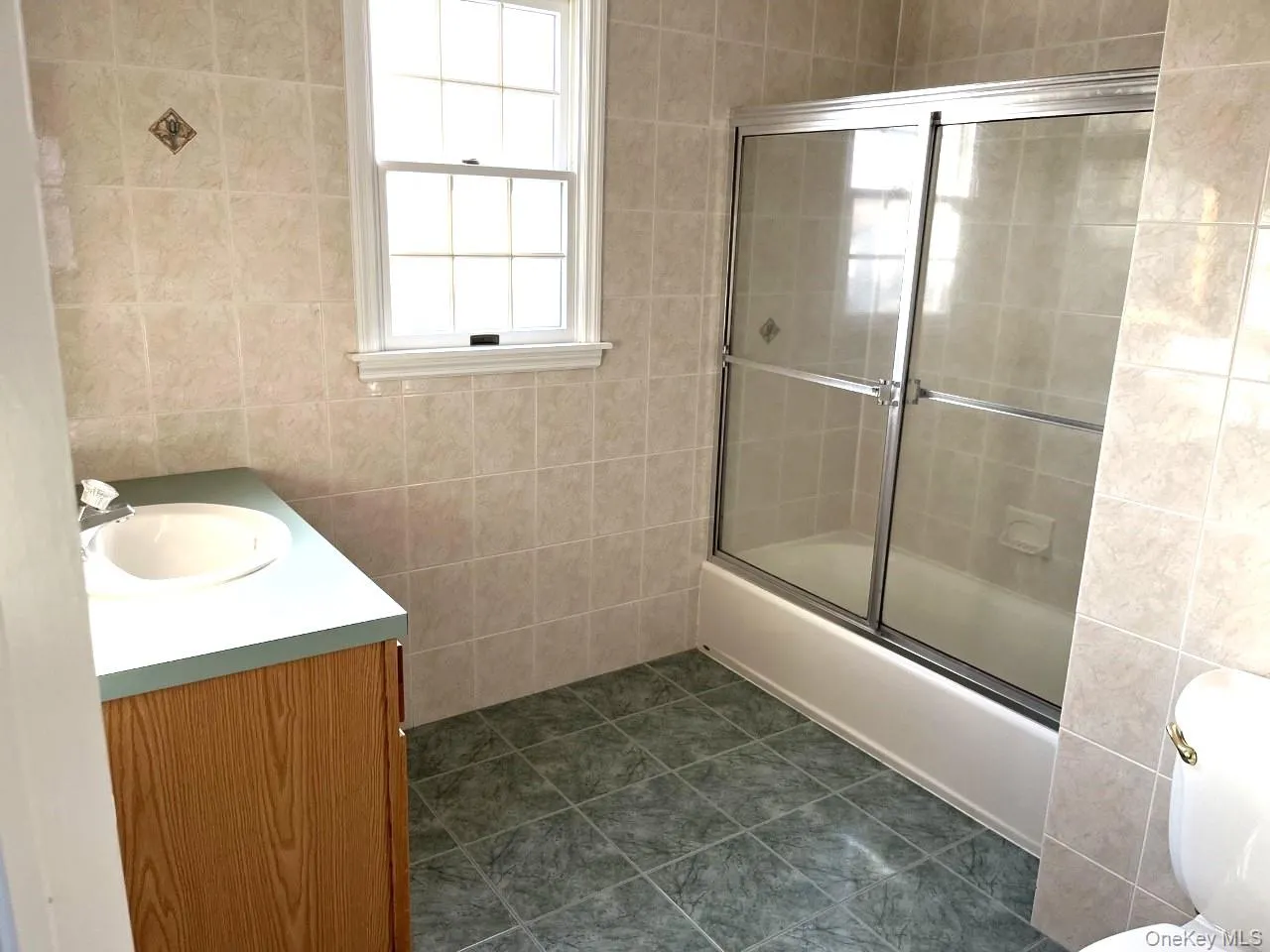 56 Linwood Road, North Hempstead, NY, 2 Bedrooms Bedrooms, 5 Rooms Rooms,2 BathroomsBathrooms,Residential Lease,For Rent,Linwood,0,988063 56 Linwood Road, North Hempstead, NY, 2 Bedrooms Bedrooms, 5 Rooms Rooms,2 BathroomsBathrooms,Residential Lease,For Rent,Linwood,0,988063