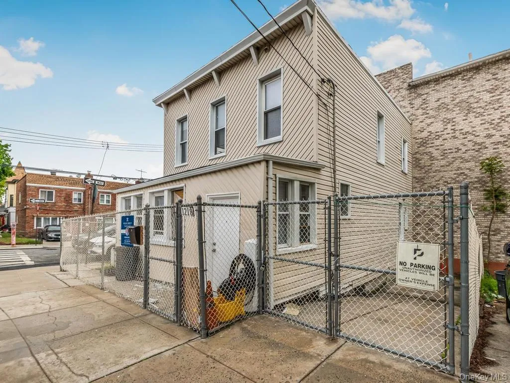 1218 Havemeyer Avenue, New York, NY, 5 Bedrooms Bedrooms, 7 Rooms Rooms,2 BathroomsBathrooms,Residential,For Rent,Havemeyer,0,988073 1218 Havemeyer Avenue, New York, NY, 5 Bedrooms Bedrooms, 7 Rooms Rooms,2 BathroomsBathrooms,Residential,For Rent,Havemeyer,0,988073