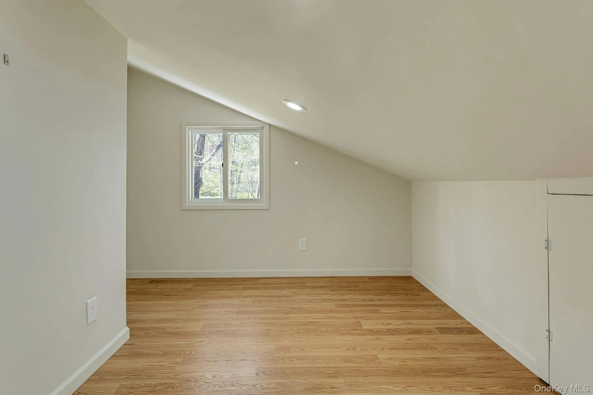Second Level - This space can be guest area, office or storage Second Level - This space can be guest area, office or storage