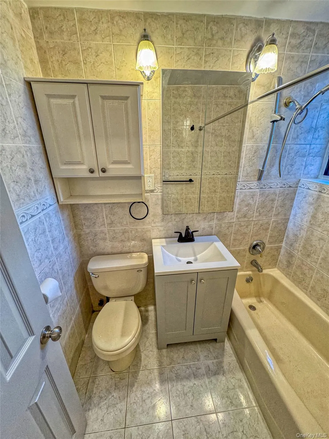 67-25 Dartmouth Street, New York, NY, 2 Bedrooms Bedrooms, 4 Rooms Rooms,1 BathroomBathrooms,Residential Lease,For Rent,Dartmouth,0,988091 67-25 Dartmouth Street, New York, NY, 2 Bedrooms Bedrooms, 4 Rooms Rooms,1 BathroomBathrooms,Residential Lease,For Rent,Dartmouth,0,988091