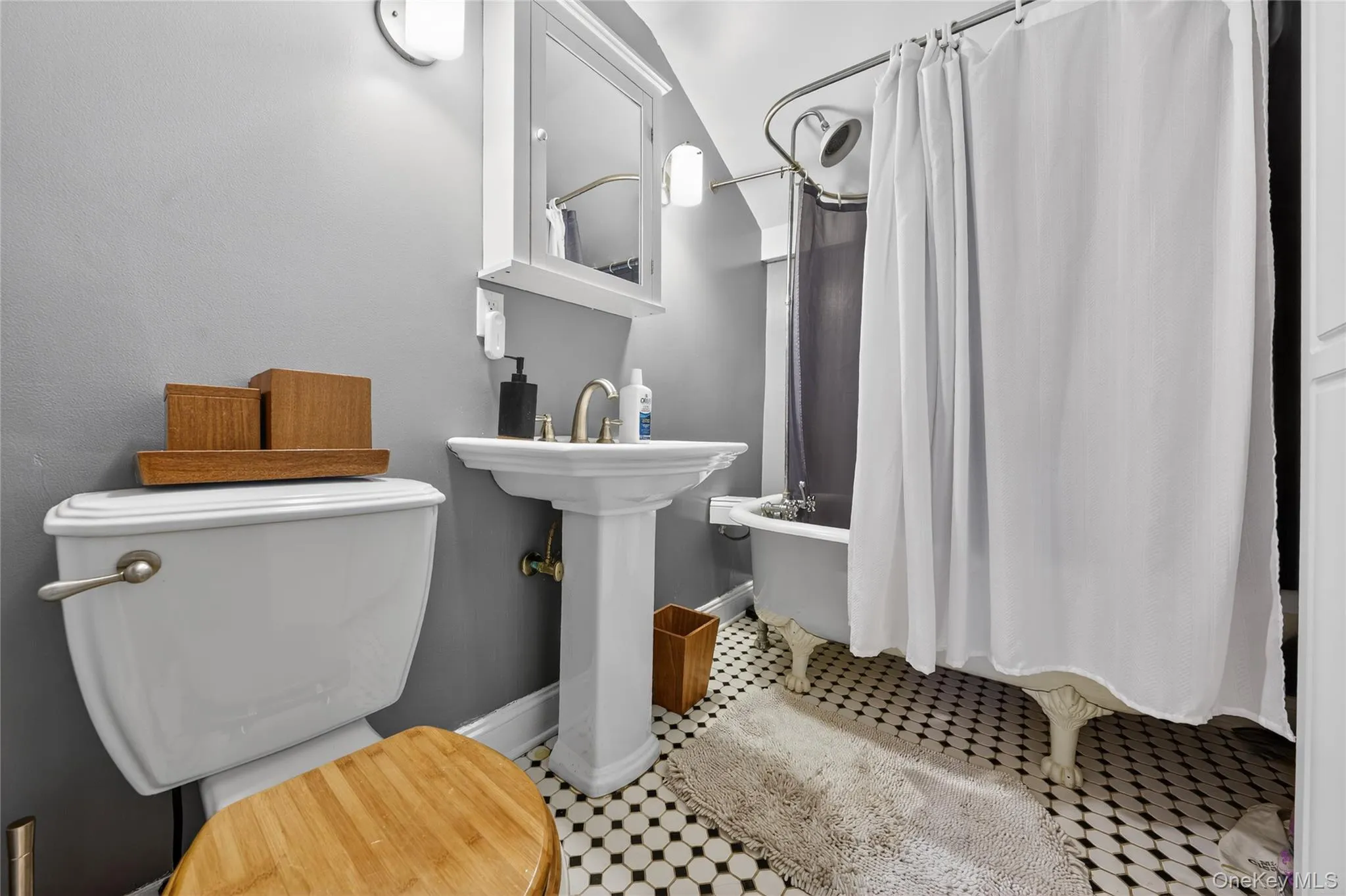 1141 Old Quaker Hill Road, Pawling, NY, 2 Bedrooms Bedrooms, 5 Rooms Rooms,1 BathroomBathrooms,Residential,For Rent,Old Quaker Hill,0,988096 1141 Old Quaker Hill Road, Pawling, NY, 2 Bedrooms Bedrooms, 5 Rooms Rooms,1 BathroomBathrooms,Residential,For Rent,Old Quaker Hill,0,988096