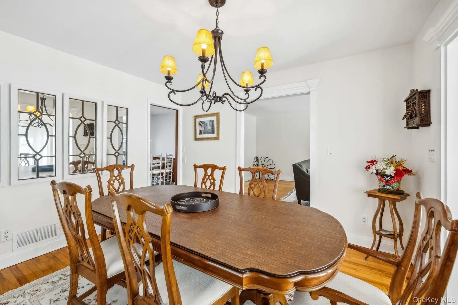 Dining Room with large table Dining Room with large table