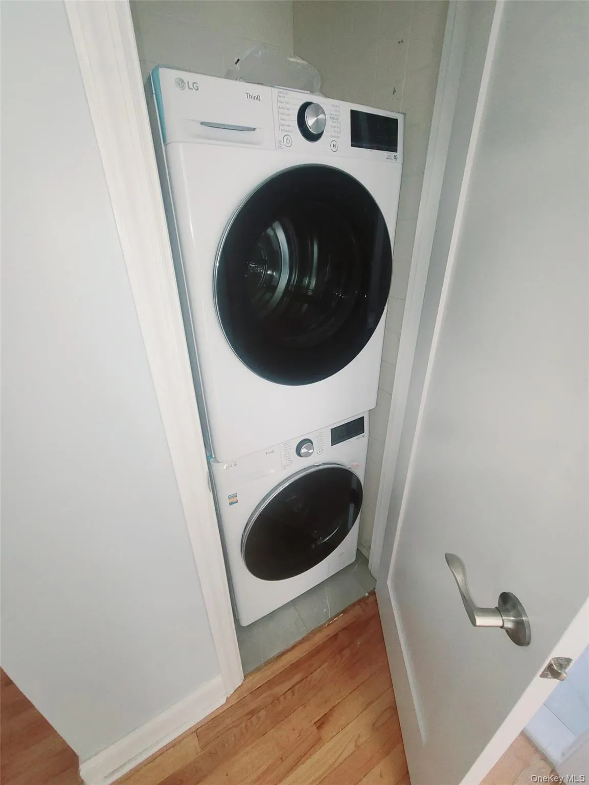 67-39 Clyde Street, New York, NY, 2 Bedrooms Bedrooms, 4 Rooms Rooms,2 BathroomsBathrooms,Residential Lease,For Rent,Clyde,0,988106 67-39 Clyde Street, New York, NY, 2 Bedrooms Bedrooms, 4 Rooms Rooms,2 BathroomsBathrooms,Residential Lease,For Rent,Clyde,0,988106