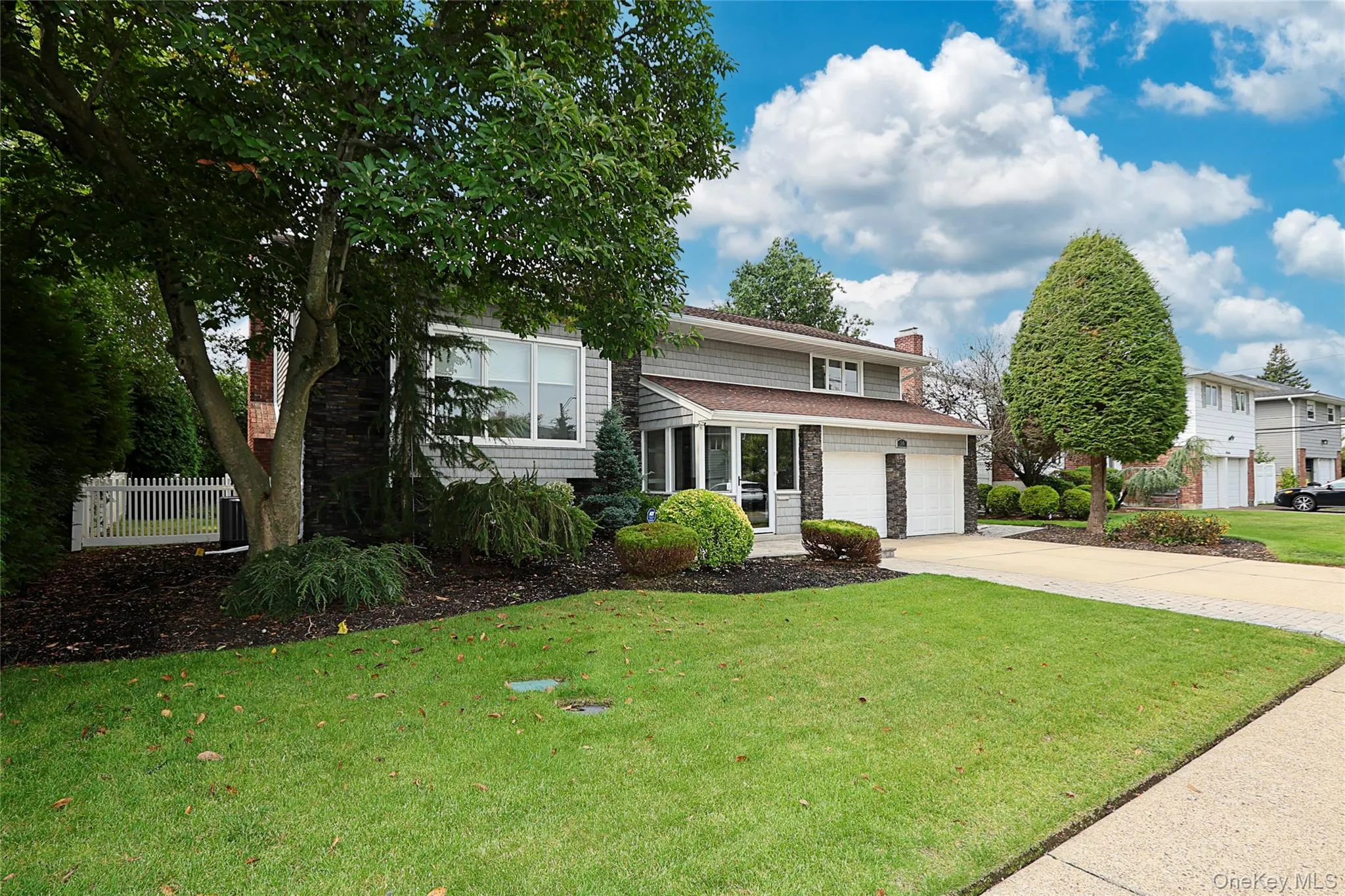 14 Glenn Drive, Oyster Bay, NY, 4 Bedrooms Bedrooms, 8 Rooms Rooms,3 BathroomsBathrooms,Residential Lease,For Rent,Glenn,0,988109 14 Glenn Drive, Oyster Bay, NY, 4 Bedrooms Bedrooms, 8 Rooms Rooms,3 BathroomsBathrooms,Residential Lease,For Rent,Glenn,0,988109