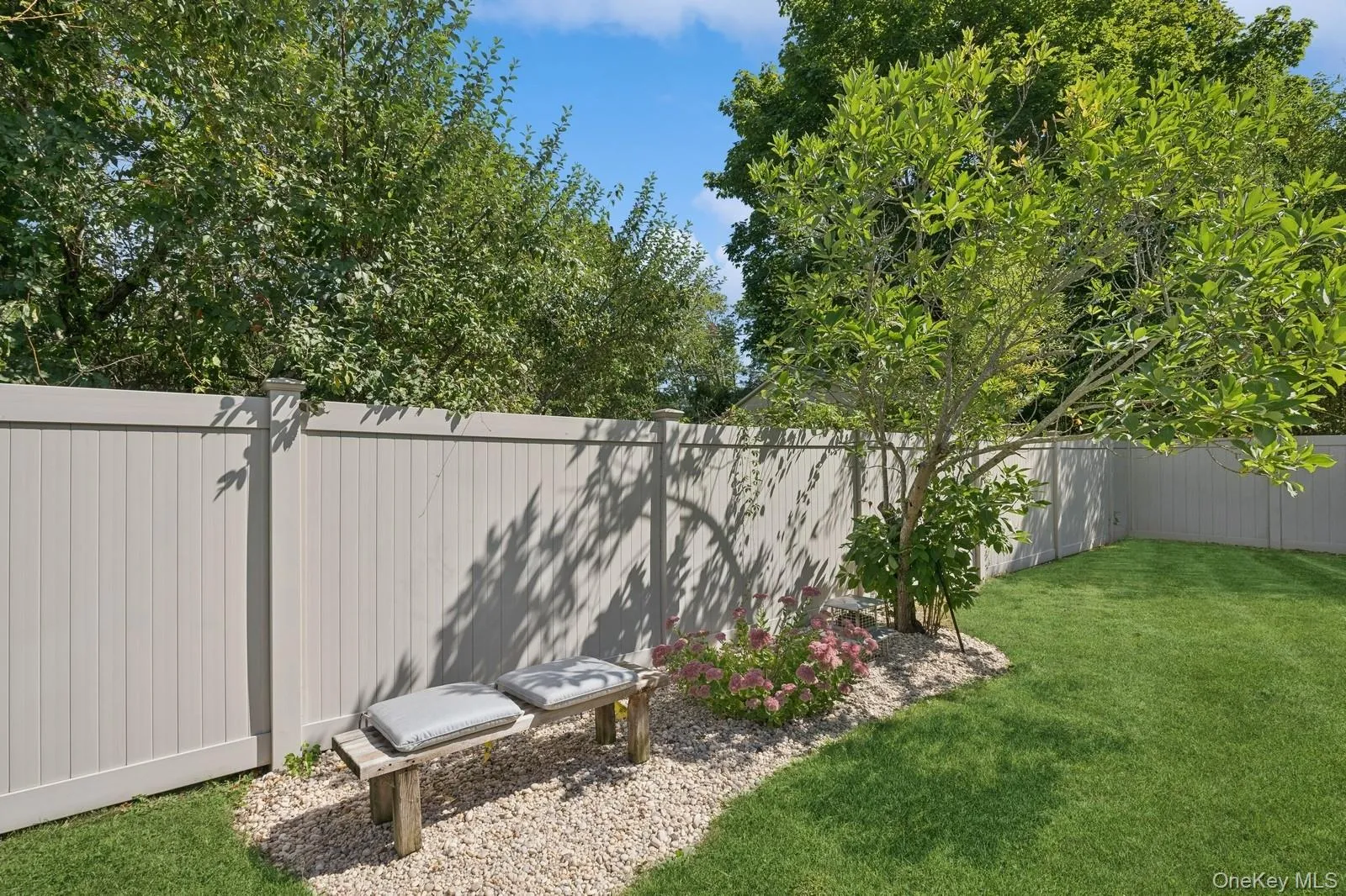 Charming pebble garden Charming pebble garden