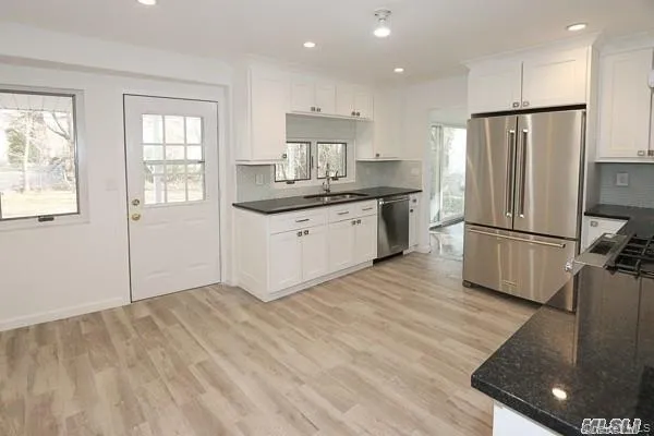 5 Gilbert Road, North Hempstead, NY, 3 Bedrooms Bedrooms, 8 Rooms Rooms,2 BathroomsBathrooms,Residential Lease,For Rent,Gilbert,0,988133 5 Gilbert Road, North Hempstead, NY, 3 Bedrooms Bedrooms, 8 Rooms Rooms,2 BathroomsBathrooms,Residential Lease,For Rent,Gilbert,0,988133