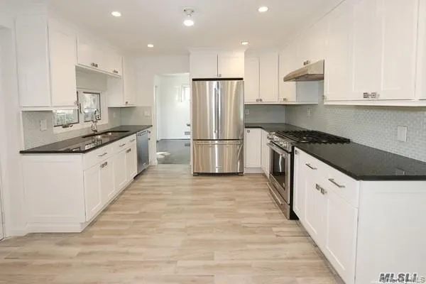 5 Gilbert Road, North Hempstead, NY, 3 Bedrooms Bedrooms, 8 Rooms Rooms,2 BathroomsBathrooms,Residential Lease,For Rent,Gilbert,0,988133 5 Gilbert Road, North Hempstead, NY, 3 Bedrooms Bedrooms, 8 Rooms Rooms,2 BathroomsBathrooms,Residential Lease,For Rent,Gilbert,0,988133