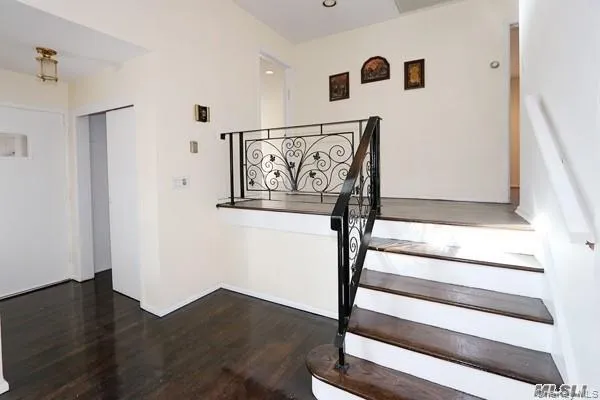 5 Gilbert Road, North Hempstead, NY, 3 Bedrooms Bedrooms, 8 Rooms Rooms,2 BathroomsBathrooms,Residential Lease,For Rent,Gilbert,0,988133 5 Gilbert Road, North Hempstead, NY, 3 Bedrooms Bedrooms, 8 Rooms Rooms,2 BathroomsBathrooms,Residential Lease,For Rent,Gilbert,0,988133