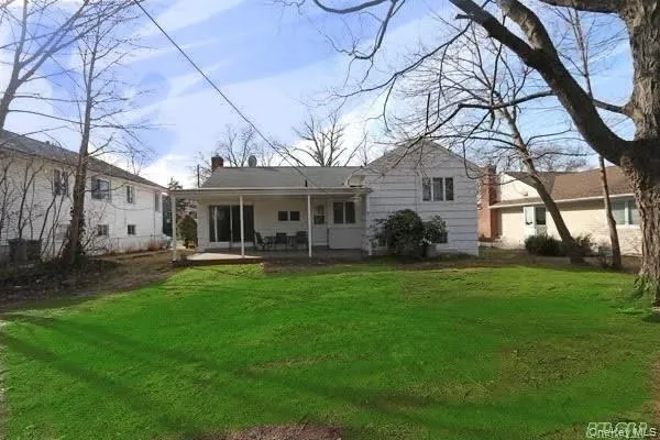 5 Gilbert Road, North Hempstead, NY, 3 Bedrooms Bedrooms, 8 Rooms Rooms,2 BathroomsBathrooms,Residential Lease,For Rent,Gilbert,0,988133 5 Gilbert Road, North Hempstead, NY, 3 Bedrooms Bedrooms, 8 Rooms Rooms,2 BathroomsBathrooms,Residential Lease,For Rent,Gilbert,0,988133