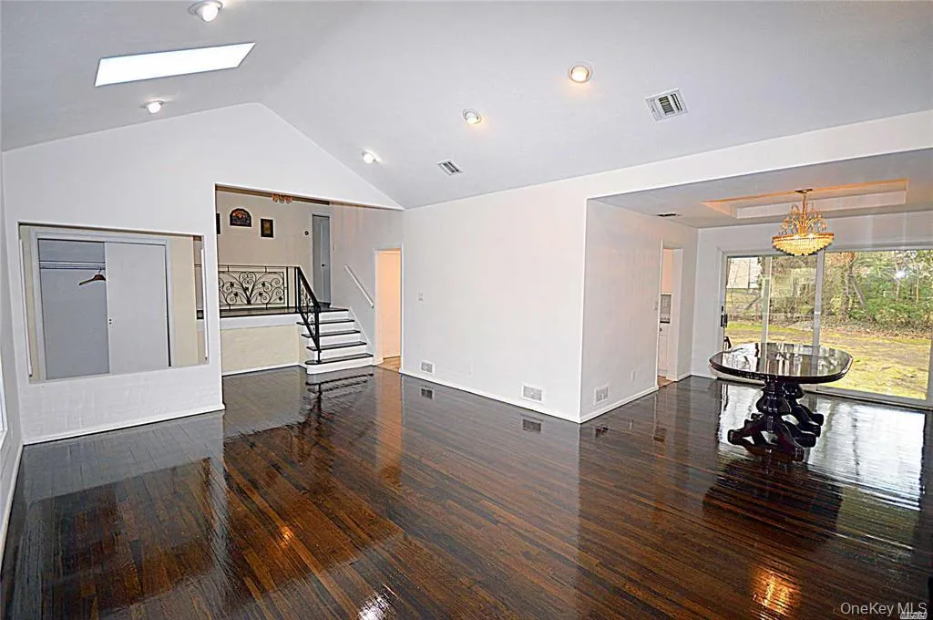 5 Gilbert Road, North Hempstead, NY, 3 Bedrooms Bedrooms, 8 Rooms Rooms,2 BathroomsBathrooms,Residential Lease,For Rent,Gilbert,0,988133 5 Gilbert Road, North Hempstead, NY, 3 Bedrooms Bedrooms, 8 Rooms Rooms,2 BathroomsBathrooms,Residential Lease,For Rent,Gilbert,0,988133