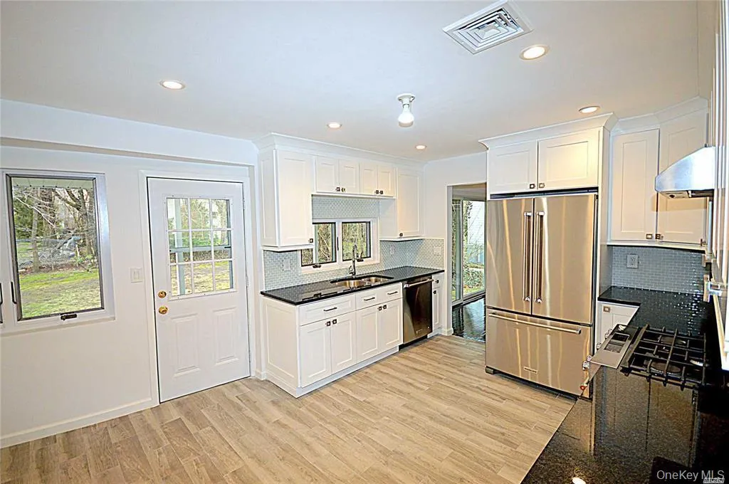 5 Gilbert Road, North Hempstead, NY, 3 Bedrooms Bedrooms, 8 Rooms Rooms,2 BathroomsBathrooms,Residential Lease,For Rent,Gilbert,0,988133 5 Gilbert Road, North Hempstead, NY, 3 Bedrooms Bedrooms, 8 Rooms Rooms,2 BathroomsBathrooms,Residential Lease,For Rent,Gilbert,0,988133