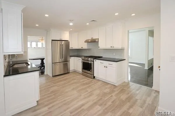 5 Gilbert Road, North Hempstead, NY, 3 Bedrooms Bedrooms, 8 Rooms Rooms,2 BathroomsBathrooms,Residential Lease,For Rent,Gilbert,0,988133 5 Gilbert Road, North Hempstead, NY, 3 Bedrooms Bedrooms, 8 Rooms Rooms,2 BathroomsBathrooms,Residential Lease,For Rent,Gilbert,0,988133