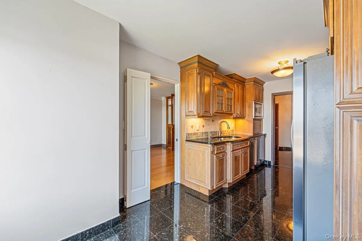 166-25 Powells Cove Boulevard, New York, NY, 2 Bedrooms Bedrooms, 6 Rooms Rooms,2 BathroomsBathrooms,Residential,For Rent,Powells Cove,0,988134 166-25 Powells Cove Boulevard, New York, NY, 2 Bedrooms Bedrooms, 6 Rooms Rooms,2 BathroomsBathrooms,Residential,For Rent,Powells Cove,0,988134