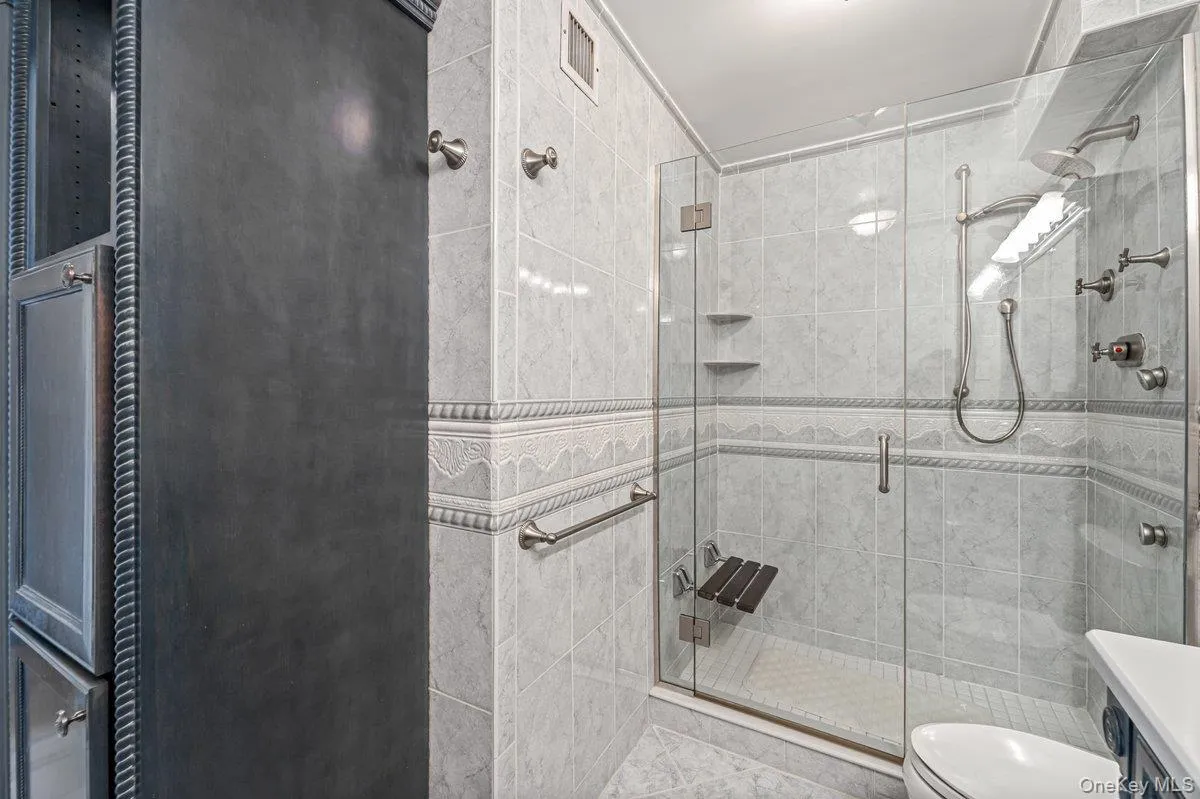 166-25 Powells Cove Boulevard, New York, NY, 2 Bedrooms Bedrooms, 6 Rooms Rooms,2 BathroomsBathrooms,Residential,For Rent,Powells Cove,0,988134 166-25 Powells Cove Boulevard, New York, NY, 2 Bedrooms Bedrooms, 6 Rooms Rooms,2 BathroomsBathrooms,Residential,For Rent,Powells Cove,0,988134