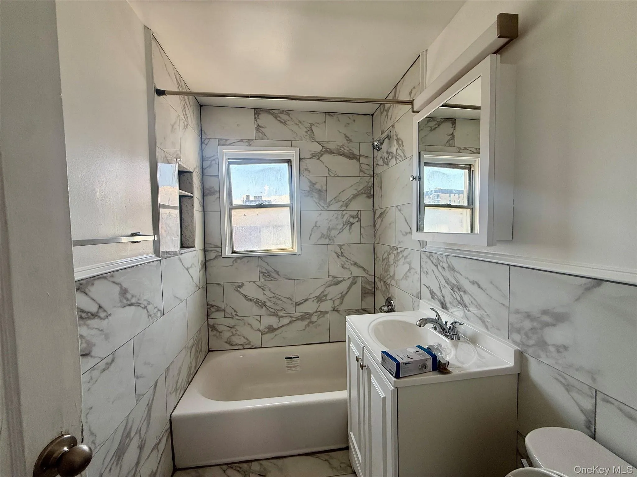 356 Broadway, Long Beach, NY, 1 Bedroom Bedrooms, 4 Rooms Rooms,1 BathroomBathrooms,Residential Lease,For Rent,Broadway,0,988141 356 Broadway, Long Beach, NY, 1 Bedroom Bedrooms, 4 Rooms Rooms,1 BathroomBathrooms,Residential Lease,For Rent,Broadway,0,988141