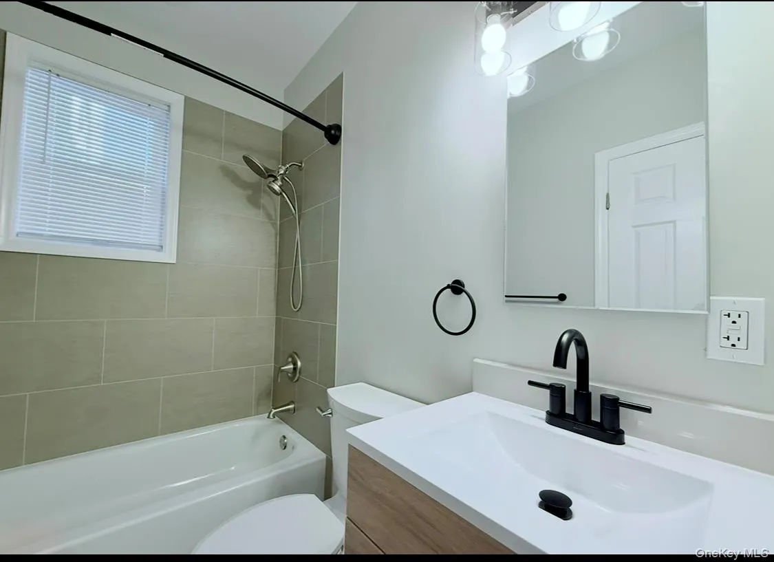 621 2nd Street, Mamaroneck, NY, 2 Bedrooms Bedrooms, 4 Rooms Rooms,1 BathroomBathrooms,Residential Lease,For Rent,2nd,0,988144 621 2nd Street, Mamaroneck, NY, 2 Bedrooms Bedrooms, 4 Rooms Rooms,1 BathroomBathrooms,Residential Lease,For Rent,2nd,0,988144