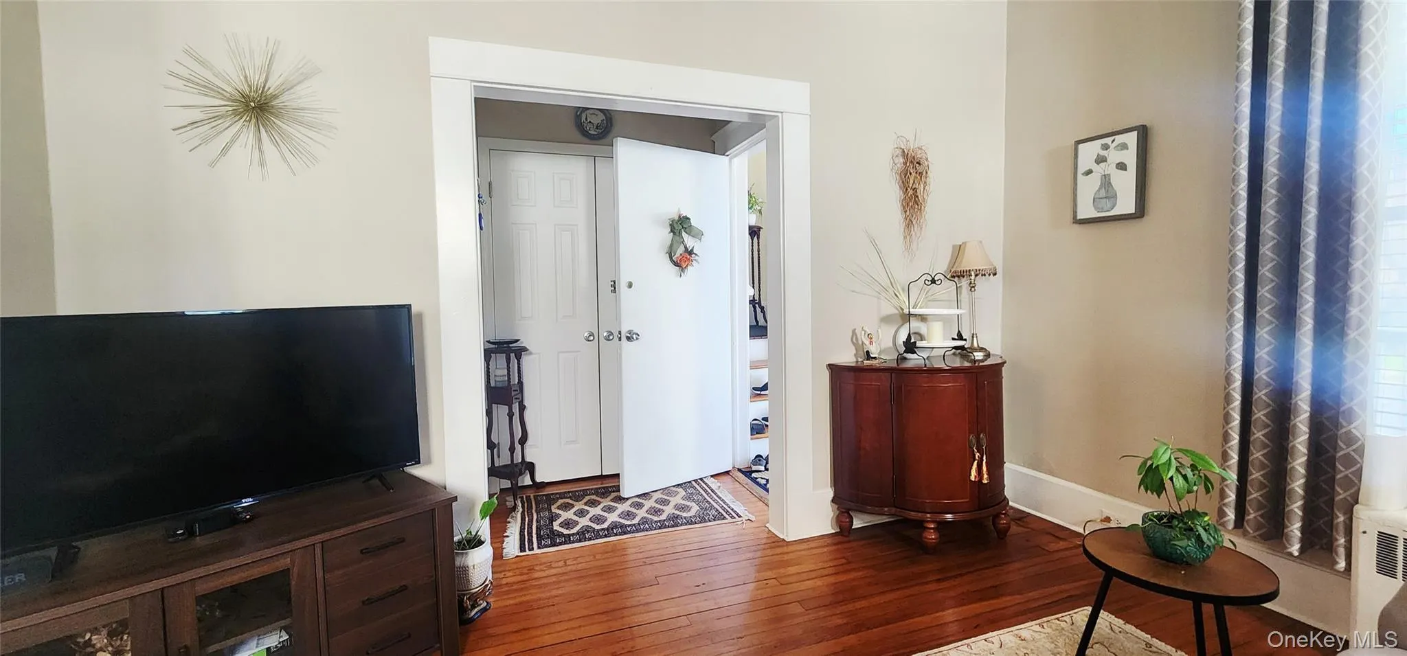 3 Hammond Street, Thompson, NY, 4 Bedrooms Bedrooms, 10 Rooms Rooms,2 BathroomsBathrooms,Residential,For Rent,Hammond,0,988156 3 Hammond Street, Thompson, NY, 4 Bedrooms Bedrooms, 10 Rooms Rooms,2 BathroomsBathrooms,Residential,For Rent,Hammond,0,988156