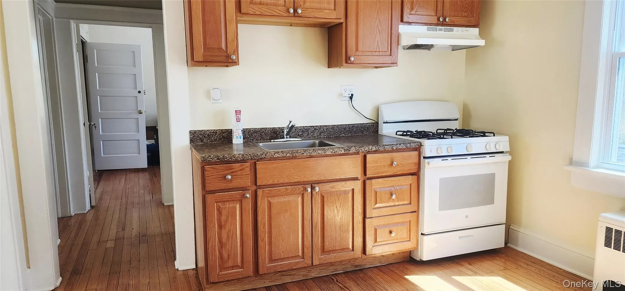 3 Hammond Street, Thompson, NY, 4 Bedrooms Bedrooms, 10 Rooms Rooms,2 BathroomsBathrooms,Residential,For Rent,Hammond,0,988156 3 Hammond Street, Thompson, NY, 4 Bedrooms Bedrooms, 10 Rooms Rooms,2 BathroomsBathrooms,Residential,For Rent,Hammond,0,988156