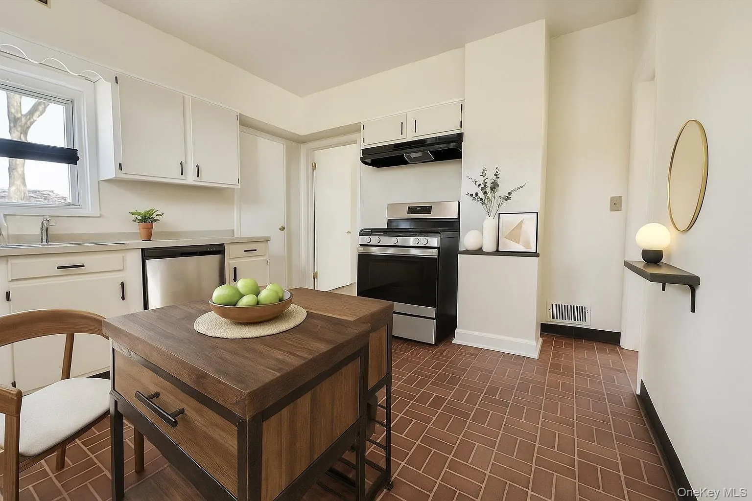 505 Prospect Avenue, Mamaroneck, NY, 3 Bedrooms Bedrooms, 7 Rooms Rooms,1 BathroomBathrooms,Residential Lease,For Rent,Prospect,0,988161 505 Prospect Avenue, Mamaroneck, NY, 3 Bedrooms Bedrooms, 7 Rooms Rooms,1 BathroomBathrooms,Residential Lease,For Rent,Prospect,0,988161