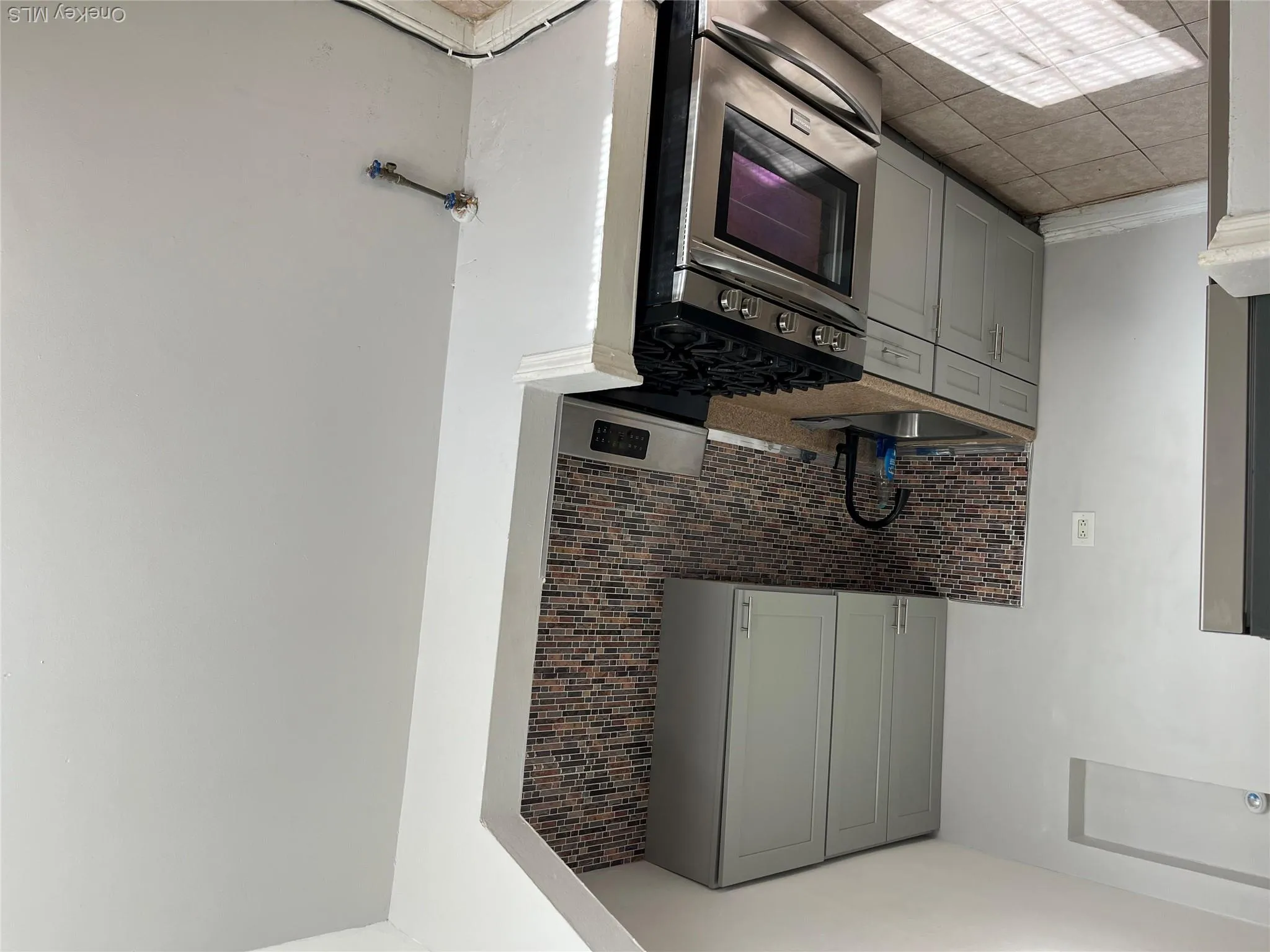 1650 48th Street, New York, NY, 1 Bedroom Bedrooms, 3 Rooms Rooms,1 BathroomBathrooms,Residential Lease,For Rent,48th,0,988164 1650 48th Street, New York, NY, 1 Bedroom Bedrooms, 3 Rooms Rooms,1 BathroomBathrooms,Residential Lease,For Rent,48th,0,988164