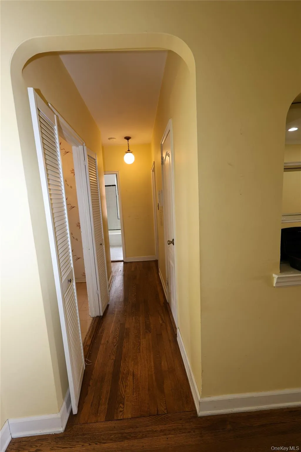 9941 64th Avenue, New York, NY, 3 Bedrooms Bedrooms, 7 Rooms Rooms,2 BathroomsBathrooms,Residential,For Rent,64th Avenue,0,988172 9941 64th Avenue, New York, NY, 3 Bedrooms Bedrooms, 7 Rooms Rooms,2 BathroomsBathrooms,Residential,For Rent,64th Avenue,0,988172