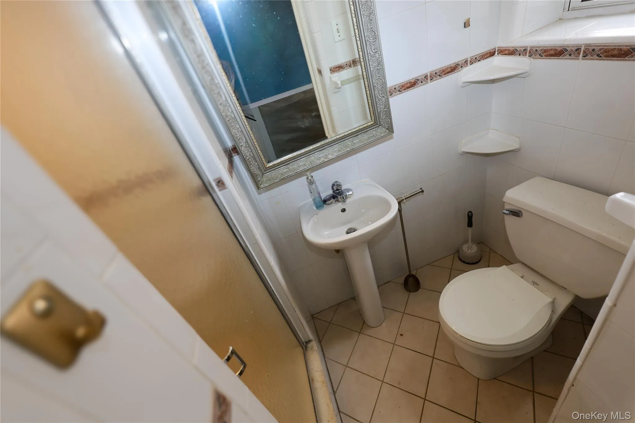 MainBedroom Bathroom MainBedroom Bathroom
