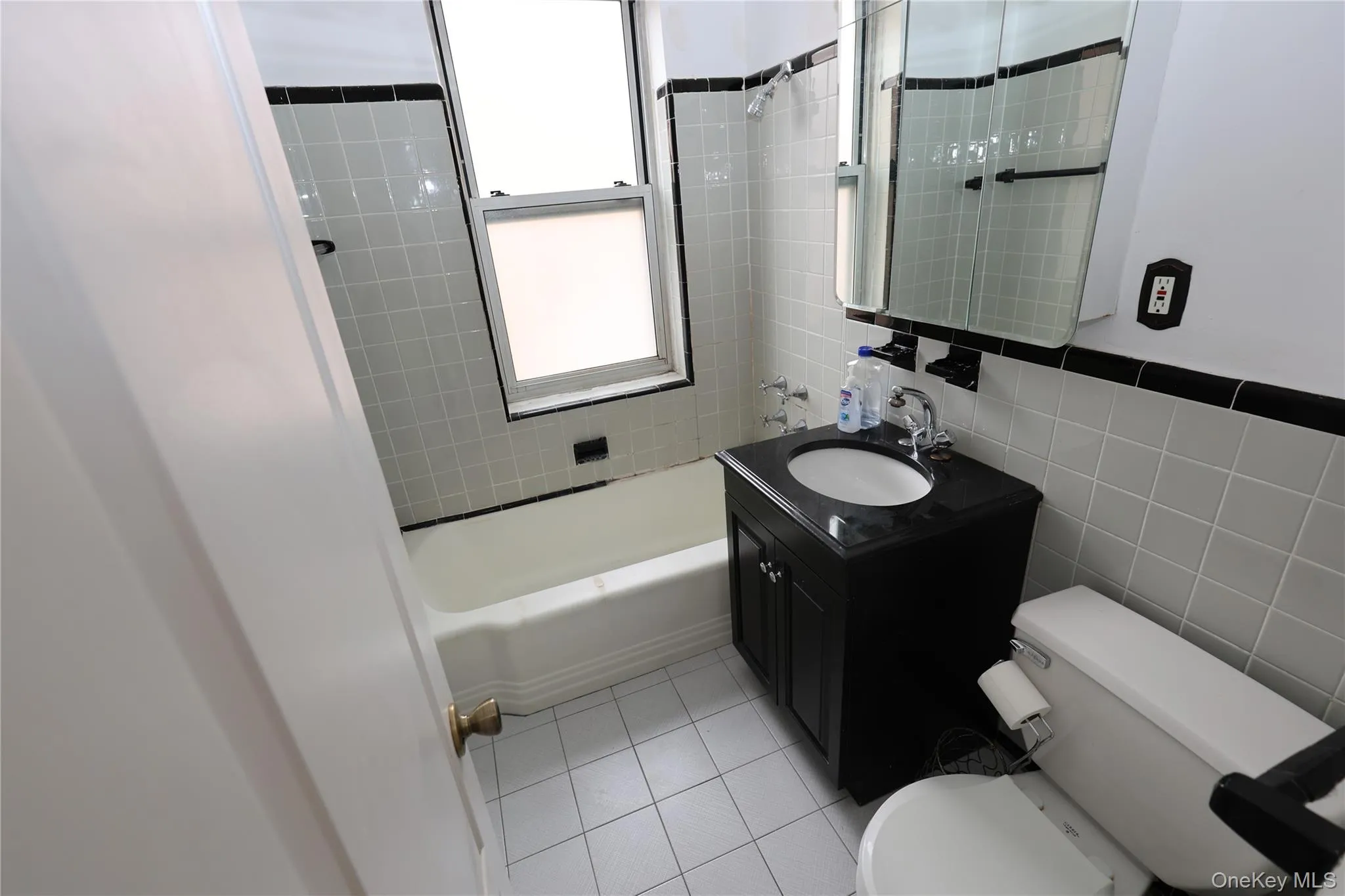 9941 64th Avenue, New York, NY, 3 Bedrooms Bedrooms, 7 Rooms Rooms,2 BathroomsBathrooms,Residential,For Rent,64th Avenue,0,988172 9941 64th Avenue, New York, NY, 3 Bedrooms Bedrooms, 7 Rooms Rooms,2 BathroomsBathrooms,Residential,For Rent,64th Avenue,0,988172