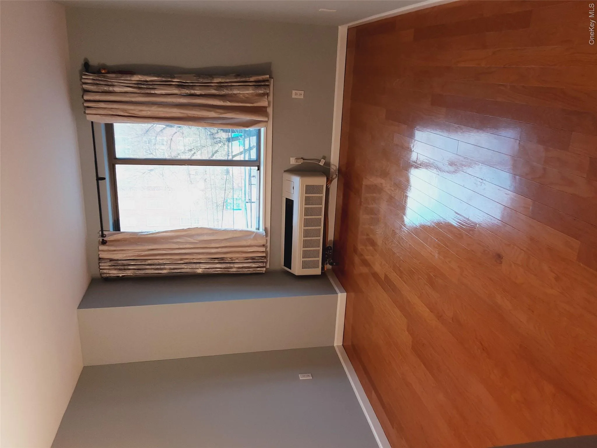 3330 61st Street, New York, NY, 1 Bedroom Bedrooms, 3 Rooms Rooms,1 BathroomBathrooms,Residential,For Rent,61st,0,988189 3330 61st Street, New York, NY, 1 Bedroom Bedrooms, 3 Rooms Rooms,1 BathroomBathrooms,Residential,For Rent,61st,0,988189