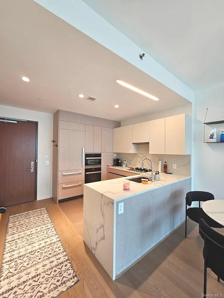 133-27 39th Avenue, New York, NY, 1 Bedroom Bedrooms, 4 Rooms Rooms,1 BathroomBathrooms,Residential Lease,For Rent,39th,0,988192 133-27 39th Avenue, New York, NY, 1 Bedroom Bedrooms, 4 Rooms Rooms,1 BathroomBathrooms,Residential Lease,For Rent,39th,0,988192