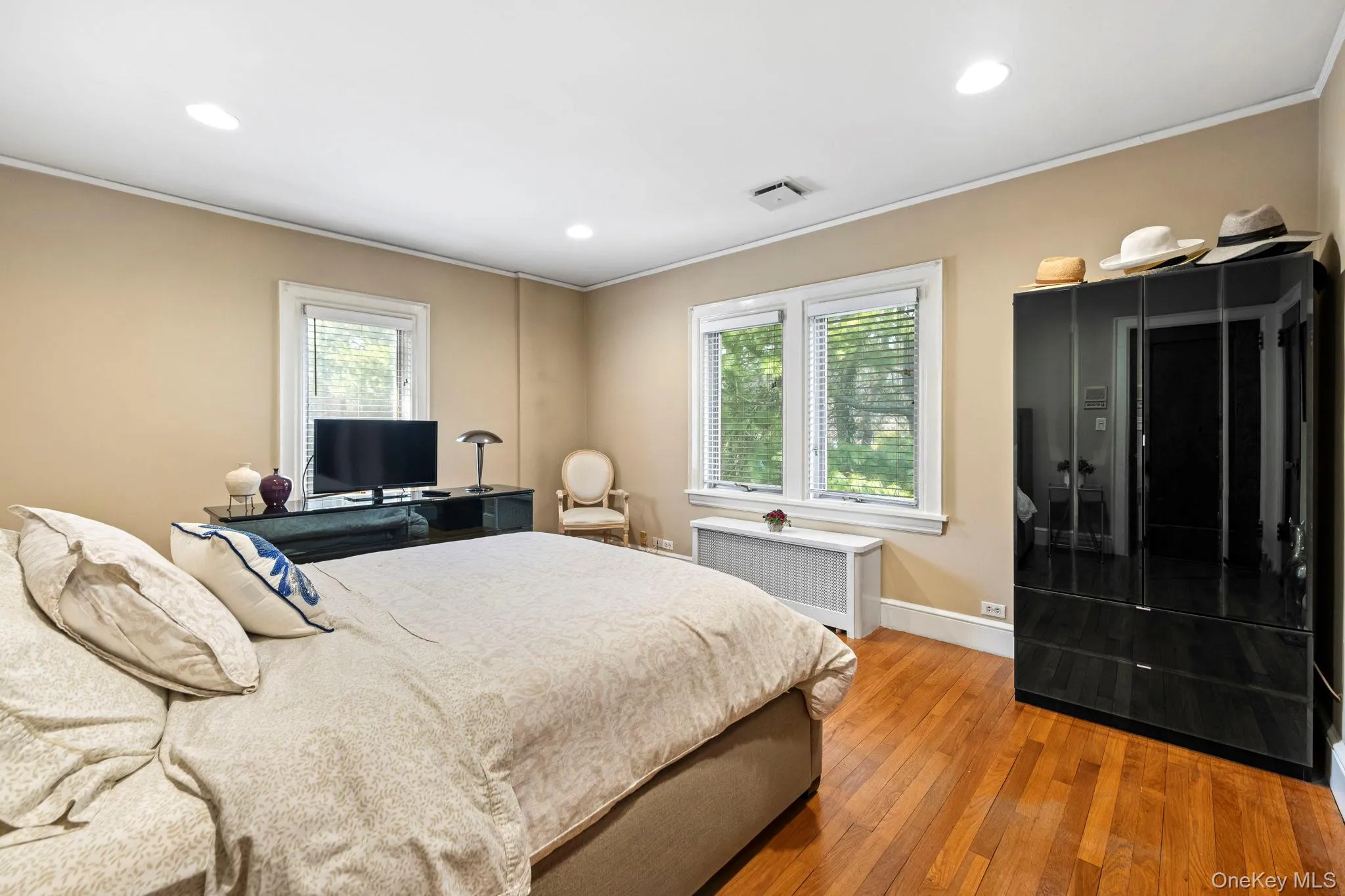 Third bedroom with its own en-suite full bath Third bedroom with its own en-suite full bath