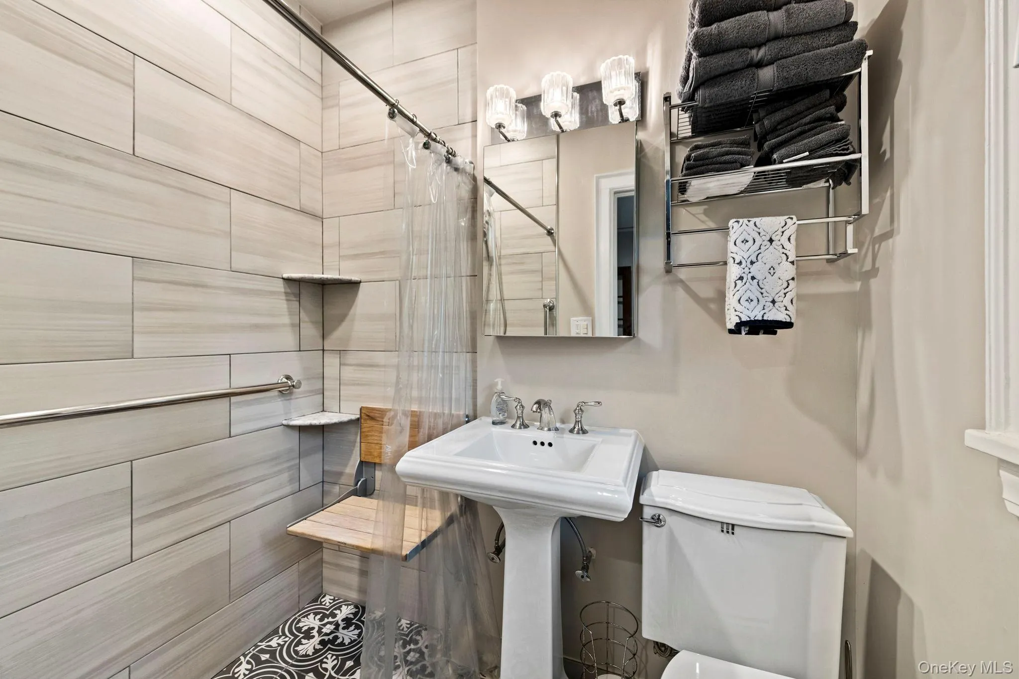 Main level full bath Main level full bath