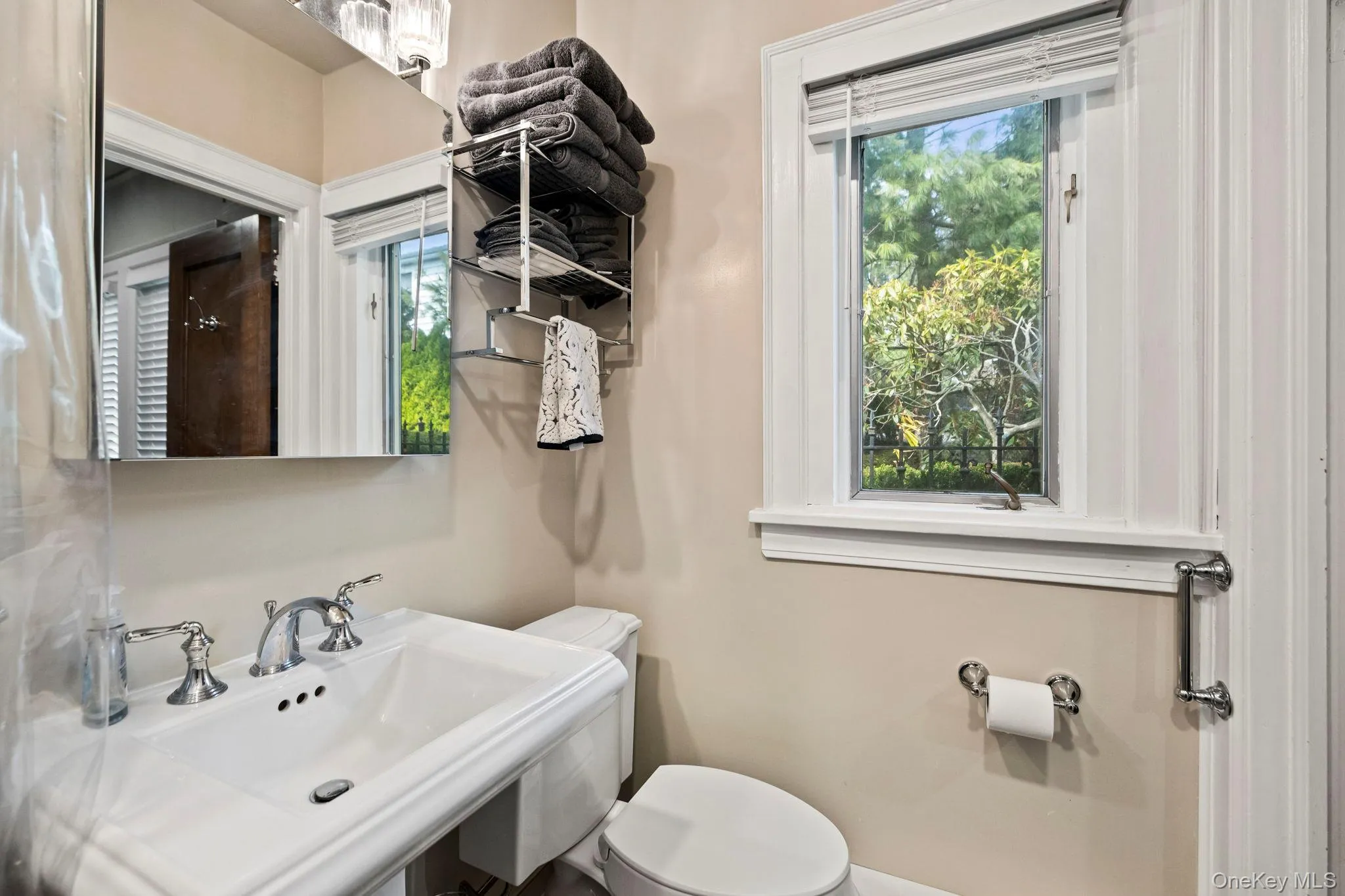 Main level full bath Main level full bath