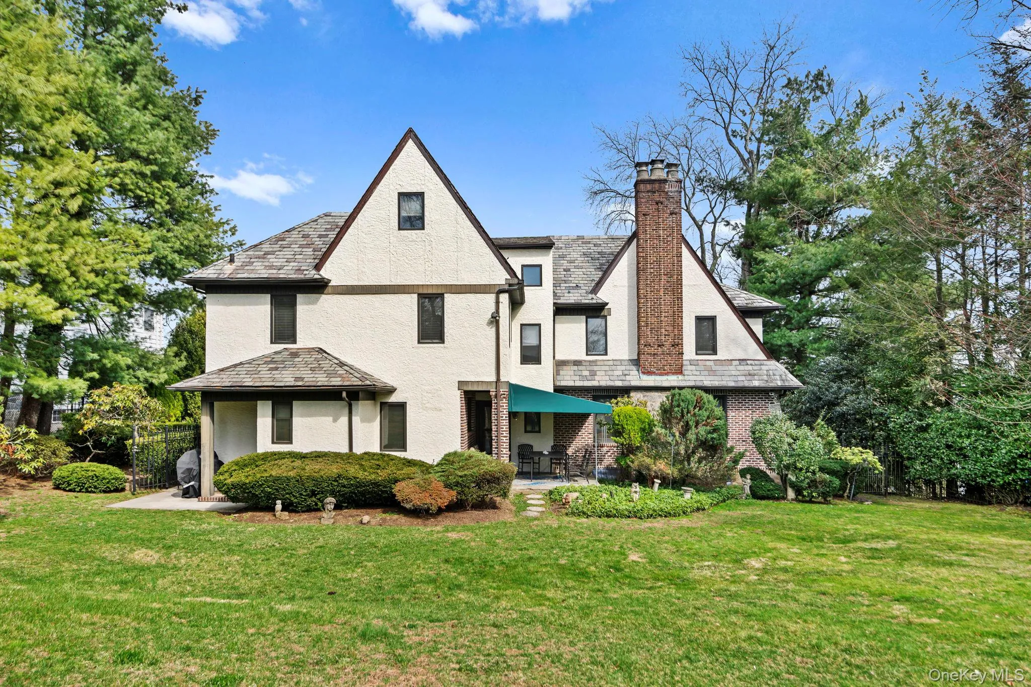 44 Fenimore Road, New Rochelle, NY, 4 Bedrooms Bedrooms, 11 Rooms Rooms,3 BathroomsBathrooms,Residential,For Rent,Fenimore,0,988203 44 Fenimore Road, New Rochelle, NY, 4 Bedrooms Bedrooms, 11 Rooms Rooms,3 BathroomsBathrooms,Residential,For Rent,Fenimore,0,988203