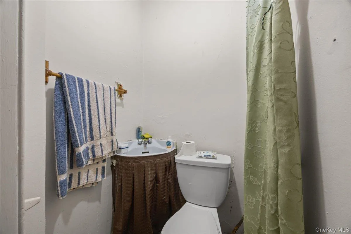 512 Warburton Avenue, Yonkers, NY, 7 Bedrooms Bedrooms, 10 Rooms Rooms,3 BathroomsBathrooms,Residential,For Rent,Warburton,0,KEY988227 512 Warburton Avenue, Yonkers, NY, 7 Bedrooms Bedrooms, 10 Rooms Rooms,3 BathroomsBathrooms,Residential,For Rent,Warburton,0,KEY988227