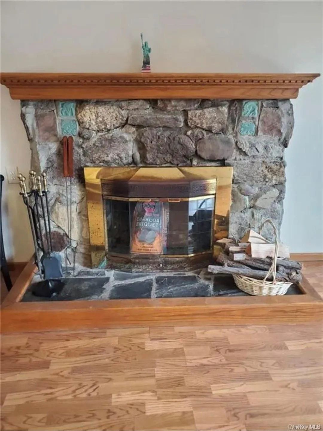 32 Cherry Street, Highlands, NY, 1 Bedroom Bedrooms, 4 Rooms Rooms,1 BathroomBathrooms,Residential Lease,For Rent,Cherry,0,988232 32 Cherry Street, Highlands, NY, 1 Bedroom Bedrooms, 4 Rooms Rooms,1 BathroomBathrooms,Residential Lease,For Rent,Cherry,0,988232