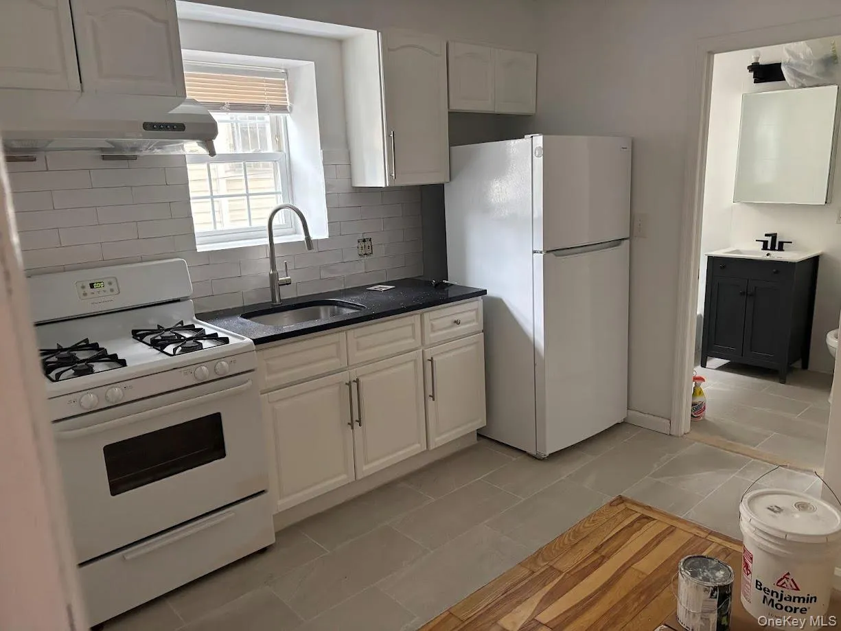 41-59 70th Street, New York, NY, 1 Bedroom Bedrooms, 2 Rooms Rooms,1 BathroomBathrooms,Residential Lease,For Rent,70th,0,988236 41-59 70th Street, New York, NY, 1 Bedroom Bedrooms, 2 Rooms Rooms,1 BathroomBathrooms,Residential Lease,For Rent,70th,0,988236