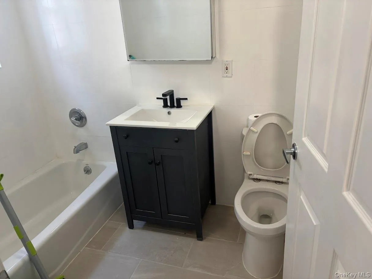 41-59 70th Street, New York, NY, 1 Bedroom Bedrooms, 2 Rooms Rooms,1 BathroomBathrooms,Residential Lease,For Rent,70th,0,988236 41-59 70th Street, New York, NY, 1 Bedroom Bedrooms, 2 Rooms Rooms,1 BathroomBathrooms,Residential Lease,For Rent,70th,0,988236