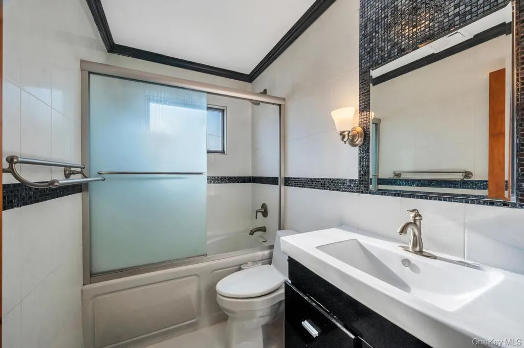 310 Southwood Circle, Oyster Bay, NY, 3 Bedrooms Bedrooms, 8 Rooms Rooms,2 BathroomsBathrooms,Residential Sale,For Rent,Southwood,0,988247 310 Southwood Circle, Oyster Bay, NY, 3 Bedrooms Bedrooms, 8 Rooms Rooms,2 BathroomsBathrooms,Residential Sale,For Rent,Southwood,0,988247