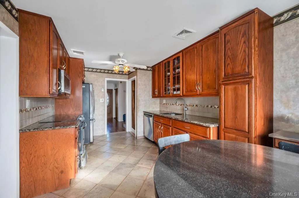 310 Southwood Circle, Oyster Bay, NY, 3 Bedrooms Bedrooms, 8 Rooms Rooms,2 BathroomsBathrooms,Residential Sale,For Rent,Southwood,0,988247 310 Southwood Circle, Oyster Bay, NY, 3 Bedrooms Bedrooms, 8 Rooms Rooms,2 BathroomsBathrooms,Residential Sale,For Rent,Southwood,0,988247