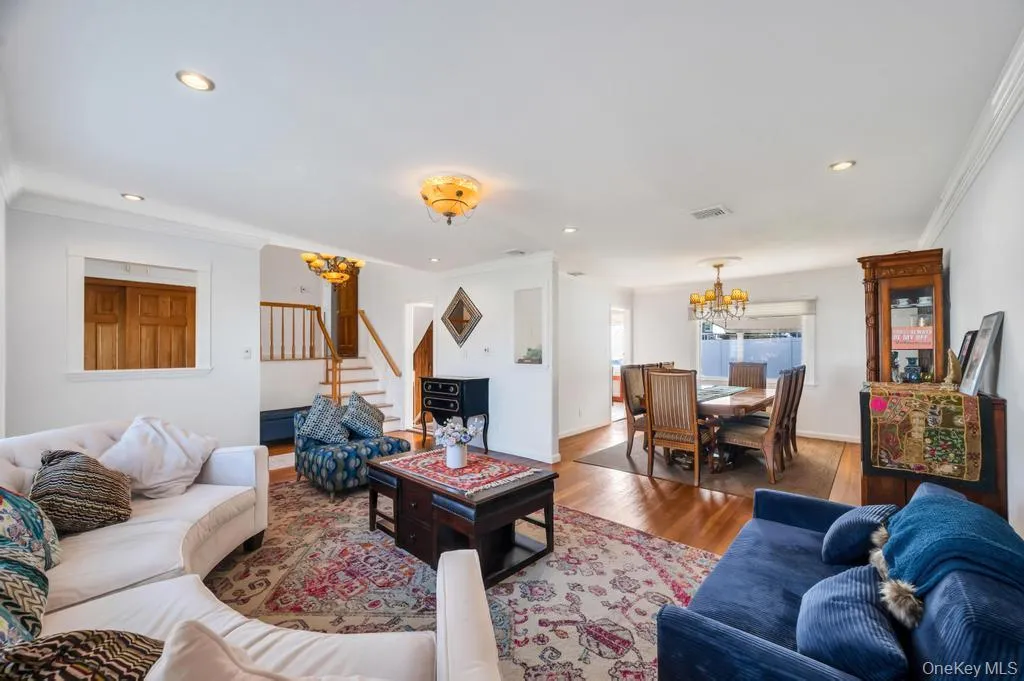 310 Southwood Circle, Oyster Bay, NY, 3 Bedrooms Bedrooms, 8 Rooms Rooms,2 BathroomsBathrooms,Residential Sale,For Rent,Southwood,0,988247 310 Southwood Circle, Oyster Bay, NY, 3 Bedrooms Bedrooms, 8 Rooms Rooms,2 BathroomsBathrooms,Residential Sale,For Rent,Southwood,0,988247