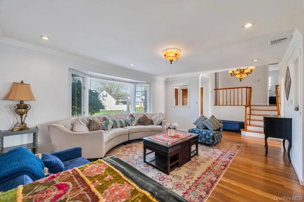 310 Southwood Circle, Oyster Bay, NY, 3 Bedrooms Bedrooms, 8 Rooms Rooms,2 BathroomsBathrooms,Residential Sale,For Rent,Southwood,0,988247 310 Southwood Circle, Oyster Bay, NY, 3 Bedrooms Bedrooms, 8 Rooms Rooms,2 BathroomsBathrooms,Residential Sale,For Rent,Southwood,0,988247