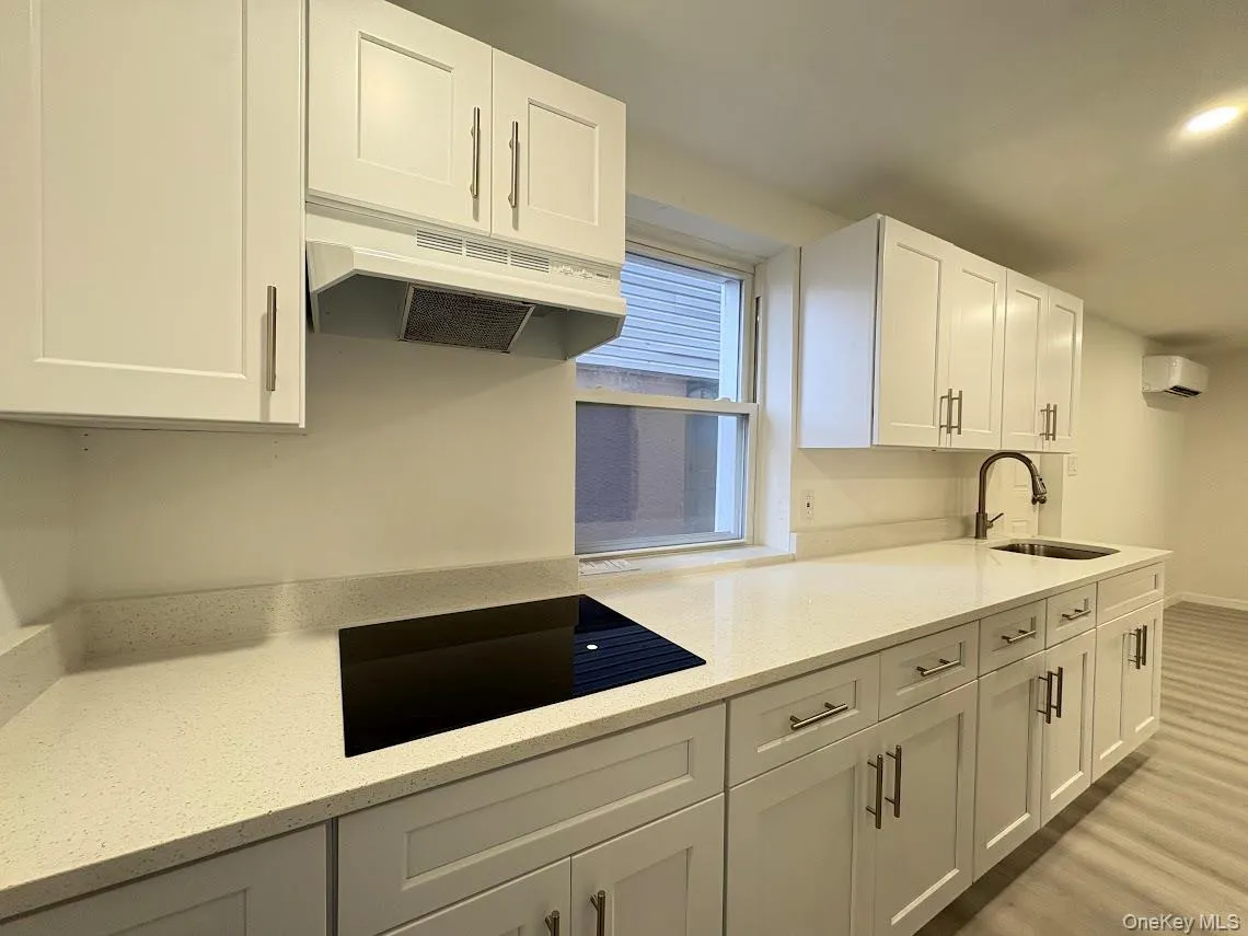 6916 Almeda Avenue, New York, NY, 1 Bedroom Bedrooms, 3 Rooms Rooms,1 BathroomBathrooms,Residential Lease,For Rent,Almeda,0,988250 6916 Almeda Avenue, New York, NY, 1 Bedroom Bedrooms, 3 Rooms Rooms,1 BathroomBathrooms,Residential Lease,For Rent,Almeda,0,988250
