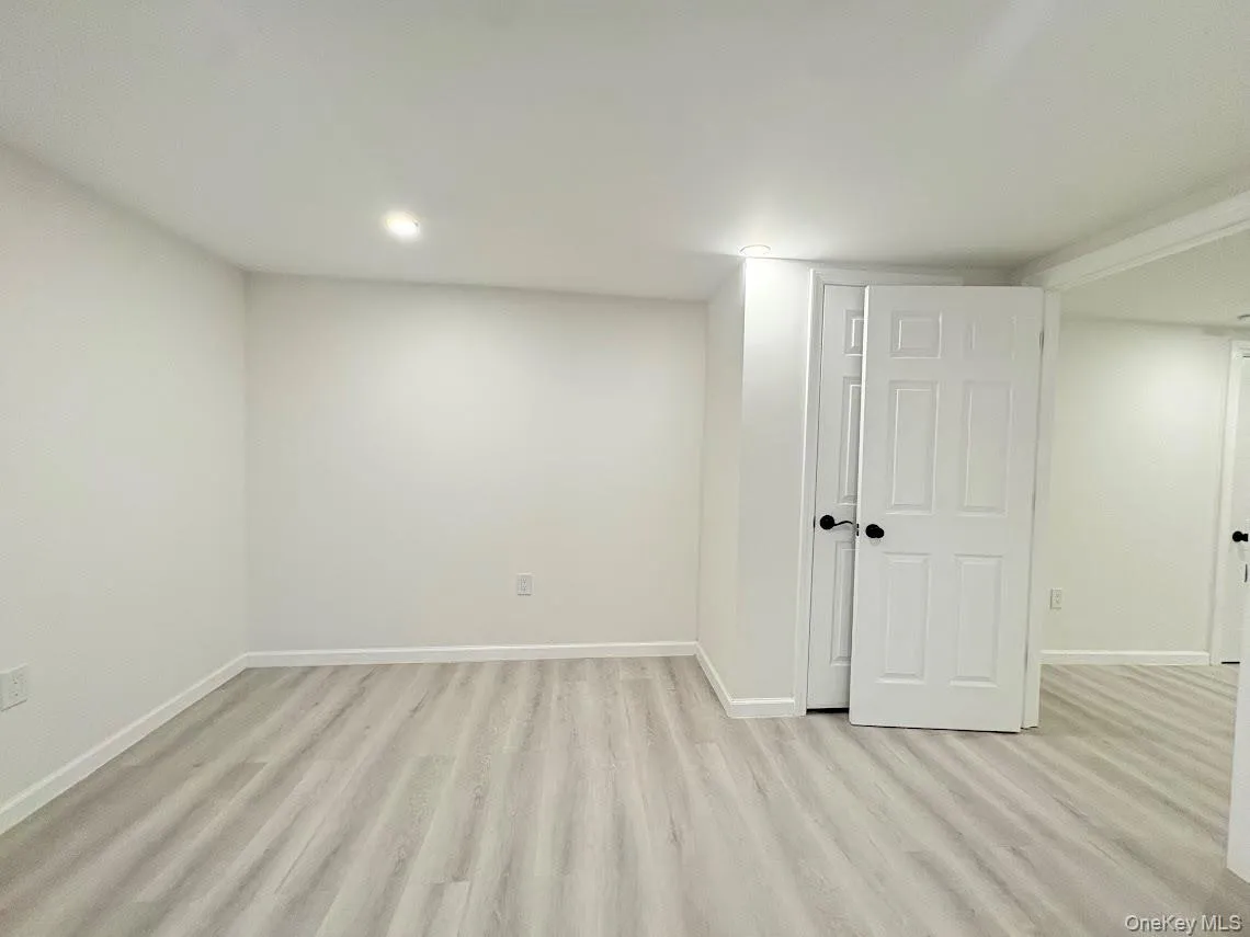 6916 Almeda Avenue, New York, NY, 1 Bedroom Bedrooms, 3 Rooms Rooms,1 BathroomBathrooms,Residential Lease,For Rent,Almeda,0,988250 6916 Almeda Avenue, New York, NY, 1 Bedroom Bedrooms, 3 Rooms Rooms,1 BathroomBathrooms,Residential Lease,For Rent,Almeda,0,988250